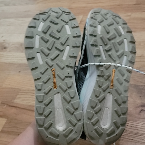 Adidas hiking shoes - Picture 3 of 3